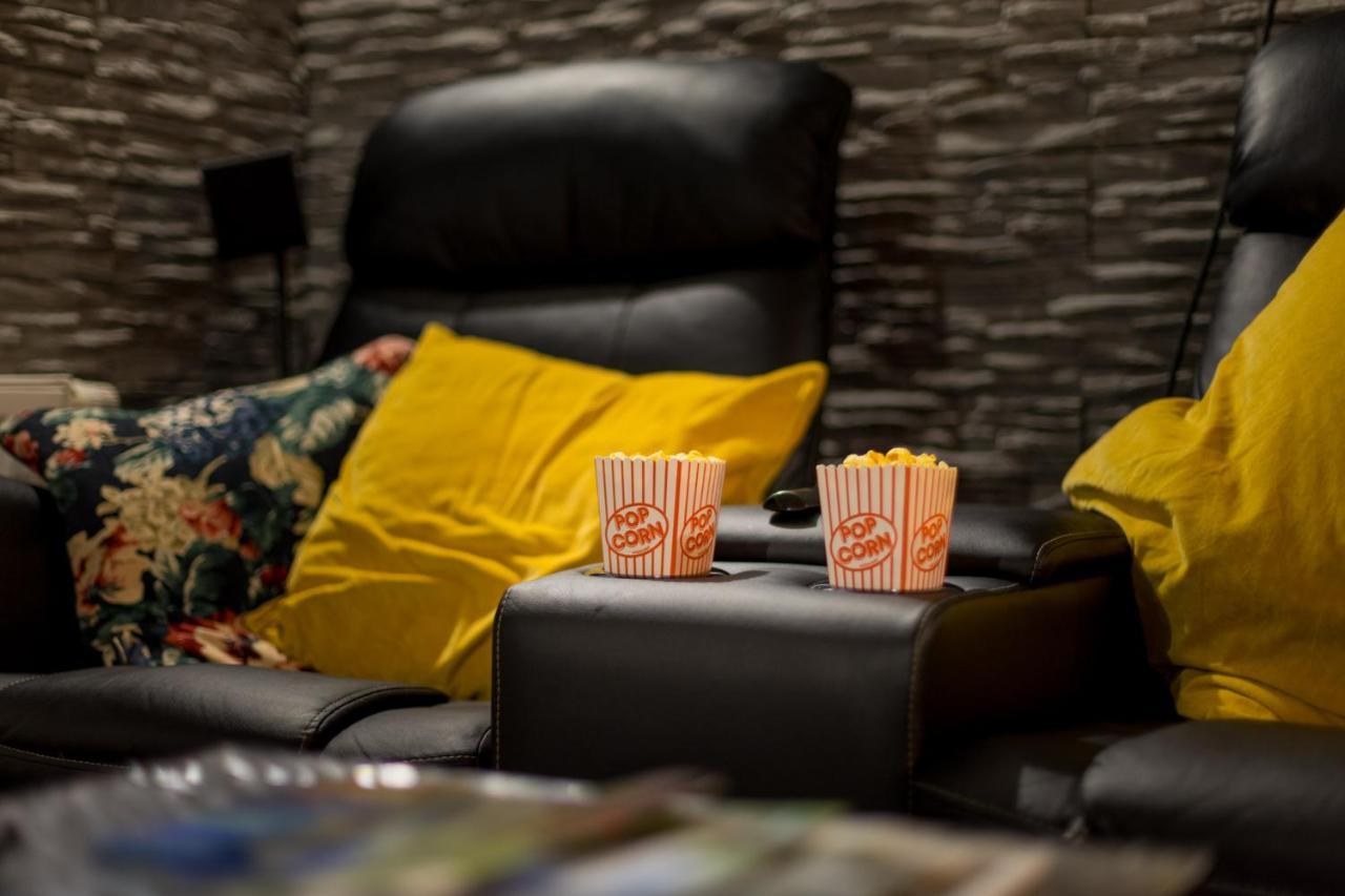 Home Cinema Kassel Zewnętrze zdjęcie